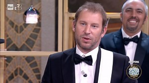 25K views · 600 reactions | I veri soprannomi della band in realtà sono altri, e ve li sveliamo in esclusiva su Instagram: ci hanno accompagnati con i loro strumenti Tommario @tommyruggero, Dedè @davide_angelica01, Danilo @daniele_d.alessandro e Tony M. @BalloBallo. #SplendidaCornice #Band | Splendida Cornice | Facebook