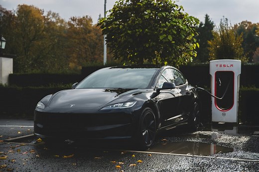 Ayudas del Plan MOVES III 2025 para comprar un coche eléctrico: dinero a recibir, desde cuándo se puede pedir y cómo solicitarlo