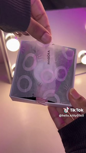 Hello Kitty Watch: The Perfect Gift for Fans