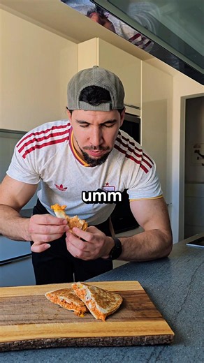 🔥 The addictive FIT quesadilla (and it's high in protein, too)