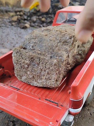 RC Chevrolet Truck Hauls Massive Giant Rock — Extreme RC Challenge