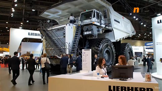 534K views · 1.1K reactions | That’s a Liebherr T-284, one of the largest mining haul trucks in the world. | Norte Minero | Facebook