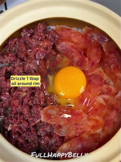 Comfortable clay pot rice meal