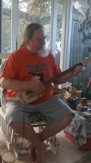 If I Had An E-string I'd Jam All Day #cigarboxguitar #aerosmith #music