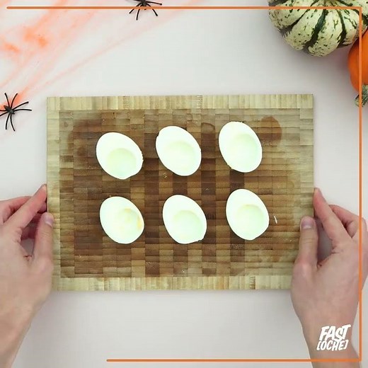 Halloween Mimosa: A Simple and Tasty Idea 🍽️✨