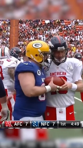 Jeff Saturday traded teams in the Pro Bowl to share one last snap with Peyton Manning 🥺 (🎥 @nfl) | NFL on CBS