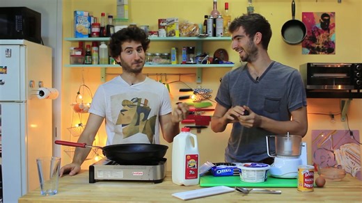 I made Oreo pancakes with just 4 ingredients!😍