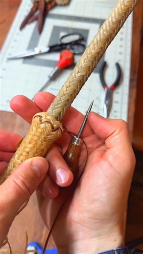 03 - How to make a Hackamore or Bosal. #leathercraft #leathercrafting #le...-001 | Scottgorera whide