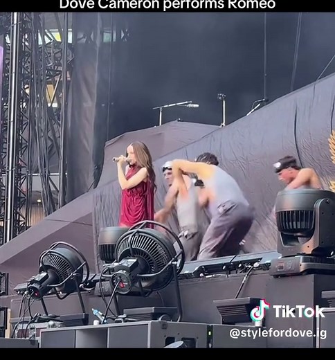 Dove Cameron's Stunning Performance of Romeo Live