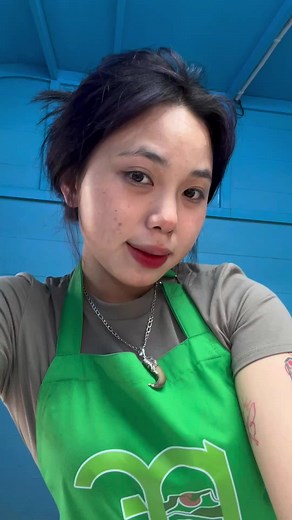 Mình không nhận bản thân mình xinh đẹp nhưng mình biết ơn vì từng đường nét bame mình đã ban cho. Mình thích quầng thâm mắt của mình,mình thích mụn của mình,thích chiếc mũo tẹt của mình hay là trán cao nữa. Mình thích và biết ơn tất cả,vì ở đâu đó còn nhiều người không được như mình thì sao? Không đủ ngũ quan như mình thì làm thế nào. Mình không xinh đẹp bằng ai nhưng mình tự tin mình là thứ xinh đẹp nhất mà ông trời đã ban tặng cho ba mẹ mình!!!#xuhuongtiktok #xh #fyp