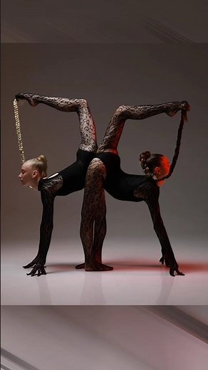 🇺🇦 Model poses for photoshoot📸 Rhythmic gymnastics. Models Polina and Valeriia