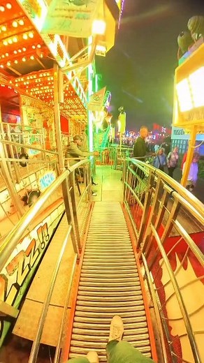 Bobbytrap Hotel XXL Funhouse🎡🇳🇱 #funhouse #hotel #xxl #kirmes #FunFair #ferias #kermis #carnival #amusementpark #freizeitparkaktuell #vibes #robloxfyp #ROBLOX #robloxmemes #strangerthings #lunapark #parcodivertimenti #kids #family #reelsviralシ #netherlands #travel #best #volksfest #rummel #jahrmarkt #insta | FreizeitparkAktuell