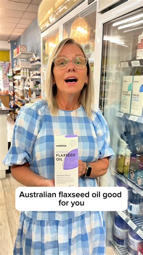 Made in Australia 🦘 Our Melrose Australian Flaxseed Oil is cold-pressed from local ingredients and is crafted to deliver a generous source of omega-3 fatty acids. Let’s hone in on Cold-pressed 👌💪Cold-pressed flaxseed oil is often considered to be a healthier option compared to other types of flaxseed oil because it is processed using a method that does not involve heat or chemicals. This allows the oil to retain more of its natural nutrients and antioxidants, which can provide a number of hea