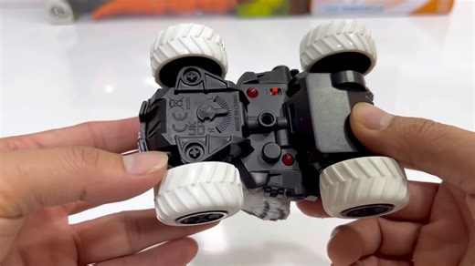 解锁配备自动开门功能的酷炫RC赛车