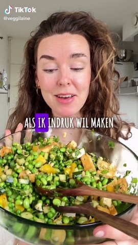 Aziatische Salade met Tofu en Crispy Chili Olie