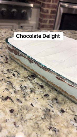 Chocolate lovers, this one’s for you! 🍫🤎 Chocolate Delight is creamy, rich, and SO good! The hardest part is waiting for it to chill. 😋 Save this one—you’re gonna want to make it! 🍫✨