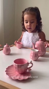 Giant bean Porcelain Tea Set, Pearl Pink Real Tea Party Set | for Little Girls, British Royal Princess Series Teapot & Cup & Saucer & Sugar Bowl & Suitcase, for Little Kids Toddlers