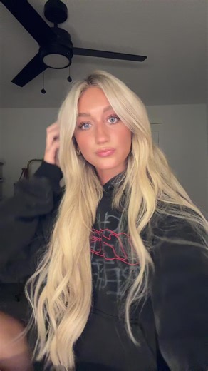 @Project CZR | blue hair brown eyes