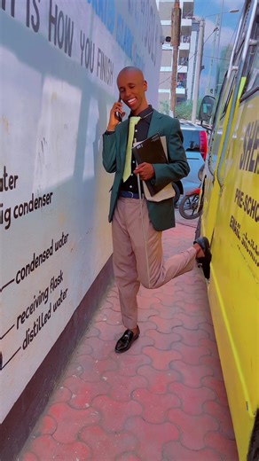 Burt Kushner: Shutter Comedian Hilariously Entertains