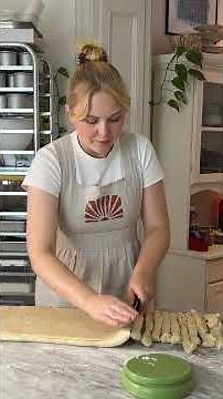 Pear and Almond Buns 🍐✨| Recipe on Substack!