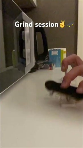 Grind tricks with my new board #fingerboard #fingerskate #skateboardvibes