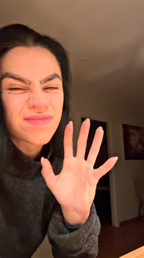 Tindra Lindh||IFBB Bikini Pro on Instagram: "Know that at least some of you guys like my daily vlogs here in the feed. Please like and comment if you want more content like this😊 Keep watching to follow me along this Friday"