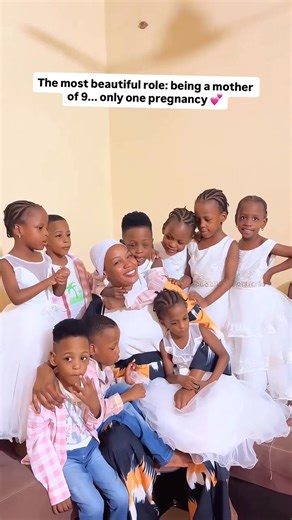Les nonuplés( neuf enfants) du Mali ont grandi et sont très heureux avec maman. Le Mali est béni par le tout puissant d'Allah. | TÉLÉ MALI