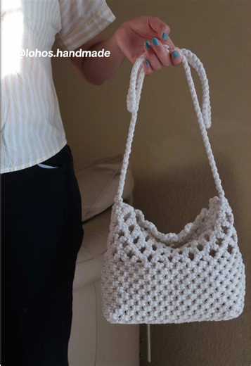 Newly made macrame bag with bow on the strap, intentionally make the strap longer so we can tie a bow🎀 It’s kinda multifunction bag, tie the bow bigger for a shorter strap as shoulder bag or smaller for a longer strap as a sling bag. It’s depends on your mood✨ Please let me know what do you think about this bag✌🏼 Will upload the tutorial on my YT channel tomorrow. . . . #macrametotebag #macramemarketbag #macramebag #macramebottleholder #macramewallhanging #macramemakers #macrameforbeginners #m