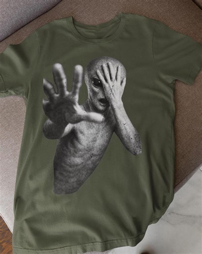 UFO Funny Panic Alien T-shirt | Extraterrestrial Reaction Shirt | Gifted Space Humor Tee - Etsy