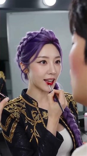 Rumi is doing her makeup. #funny #kpop #kpopdemonhunters