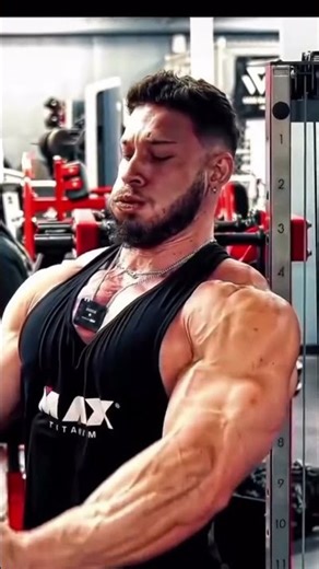 I don’t think who Is better than me 😏#motivation #ronaldcoleman #bodybuilding #gymlife