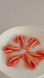 4K views | Ever tried the Skittles experiment… but Christmas-style? Watch what happens when warm water meets candy canes. Such a fun, quick diffusion experiment that feels like magic every single time. Perfect for December science at home or in the classroom. Save this to try with your kids this week! #christmasscience #christmasstem #candycanescience #holidaystem #teachbesideme #handsonlearning #christmas #homeschool #kidsactivities | Teach Beside Me | Facebook