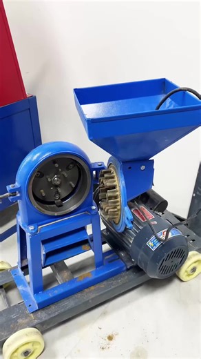 Efficient Crushers for Livestock Farming and Flour Milling