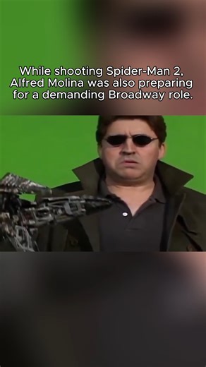 This video looks at an intense period in Alfred Molina’s career, when he was balancing two very different worlds at the same time. By day, he was filming Spider-Man 2, taking on the physically demanding role of Doctor Octopus. By night, he was preparing for a Broadway performance that required an entirely different kind of focus and discipline. The overlap meant long days, constant rehearsals, and rapid shifts between blockbuster filmmaking and live theater preparation. It’s a reminder that behi