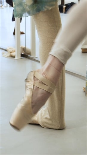 306K views · 3.1K reactions | What’s the first thing that comes to mind when you think of ballet? If you get goosebumps seeing a ballerina pirouette effortlessly, the answer is probably pointe shoes. Read a brief history of the pointe shoe here: https://www.ballet.org.uk/blog-detail/a-guide-to-pointe-shoes/ | English National Ballet | Facebook