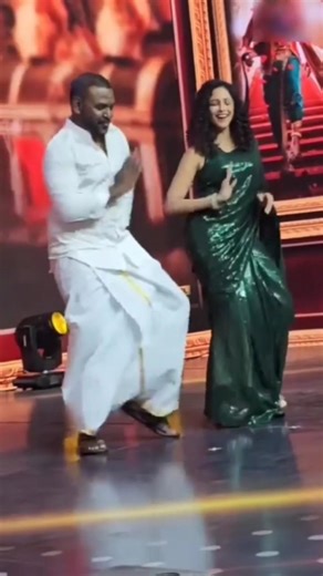 Raghava Lawrence energetic dance on Tamma Tamma Loge 🕺✨#Shorts#viral #trending #viralvideo #dance