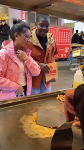 In Anshun, Guizhou, Grilled intestines are also really famous!😁 | Rose鄉村