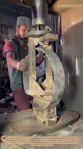 Formage des métaux : transformation d'une tôle d'acier en composants courbés