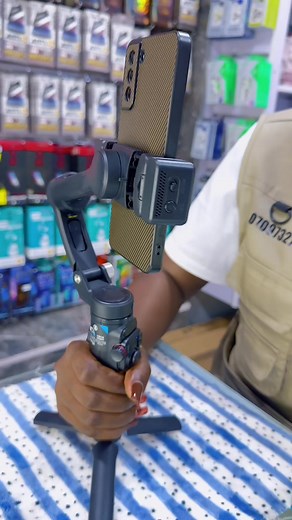 MO3 Axis Gimbal Stabilizer: AI Face Tracking, Wireless Mic, 360° Rotation