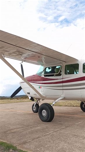 aviación_bc206 on Instagram: "Cessna 206 engine on 🛩️🛬 #cessna #aviacion #aviation #aviationlovers #aviationdaily #cessna206"