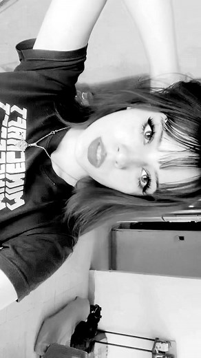 Glam Makeup Tutorial featuring Milu Stanley