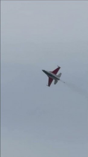 F-16 Viper Demo team knife edge pass over MCAS Cherry Point
