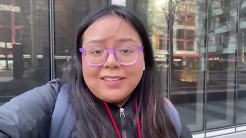 Taylor Swift fans line up for Toronto concert merchandise