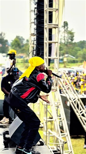 A Bad Season For Them… KITAGWENDA & KABAROLE / FORTPORTAL | Radio & Weasel