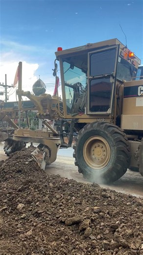 Perfect Windrow! CAT 140H Grader Side Casting Soil #grader #heavyequipment #roadconstruction