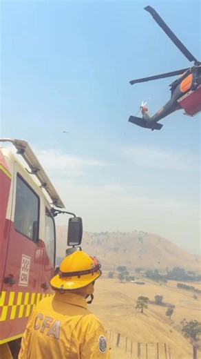 🙏 Thank you to all of our members and the multitude of men and women who contributed to fighting the Longwood Fires. No matter what role you played, your courage, commitment and teamwork made an incredible difference in protecting our community. We deeply appreciate your hard work and selfless service. Footage is courtesy of our members who were working around Merton area and Coles Road, and the aftermath was taken around Woolshed Road. 🔥 | Bonnie Doon Fire Brigade