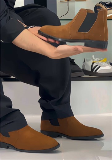 Stylish New Chelaeas Boots for Eid