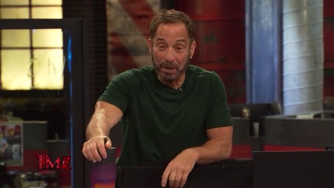 Drake Poses in Massive Faux Fur Coat for Christmas Photos TV