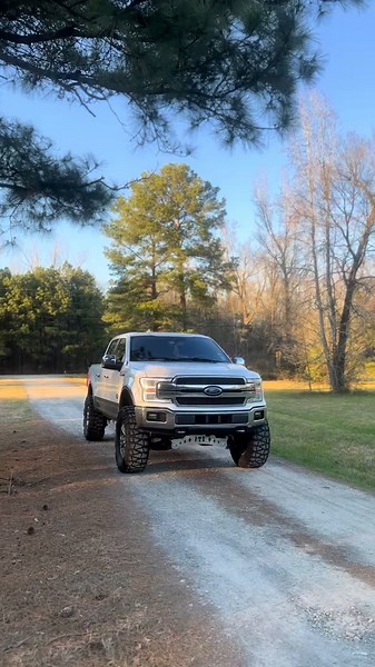 grapps!#bubbatruck🌾 #kingranch #grappsholic #dopeempiree #ford #dopeempiree #mudgrapplers #37s @Dalton @Levi Robinson 👑 @imWiggy🏄