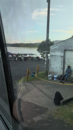 Mit 300 PS über den Panamakanal 😈🚤 | Mehr Adrenalin geht kaum 300 PS unter uns. Der Panamakanal neben uns. Der Fahrtwind im Gesicht. 😈🚤 Einer der wichtigsten Wasserwege der Welt – und wir ballern hier einfach drüber. Gänsehaut, Lärm, Adrenalin. Genau für diese Momente lebt man. Panama liefert. Und zwar anders. 🔥🌴 #Panama #PanamaKanal #PanamaCanal #Boot #Speedboat